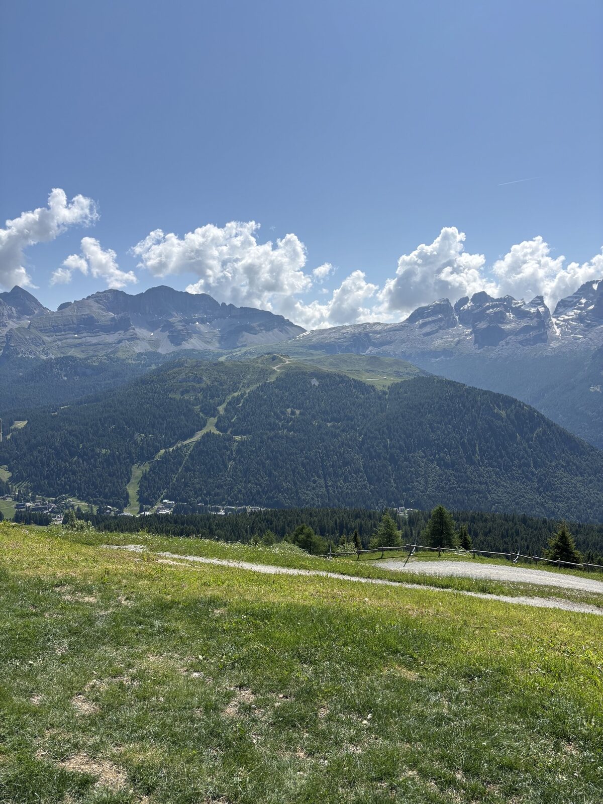 Panorama estivo sulle Dolomiti